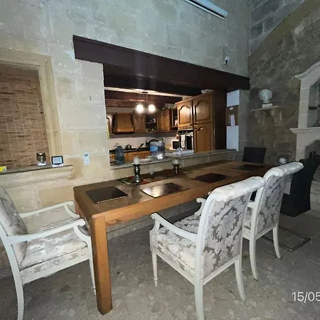 Cozy With Queensize Bed In Historic House Kwatera prywatna *
